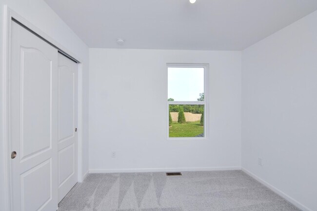 Building Photo - 5559 E Spaniel Dr