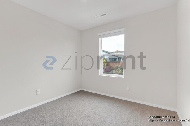 Building Photo - 1509 NE 121st Ave