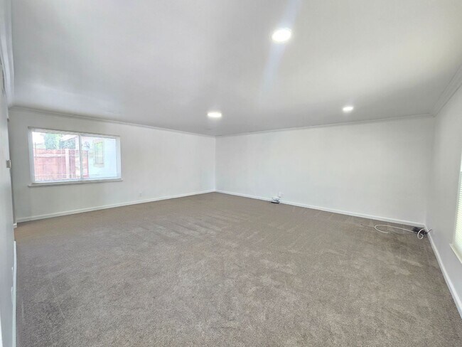 Building Photo - 45114 16th St W