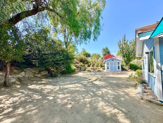 Building Photo - Beautiful Home, in Quiet Country Setting, Large, Private, Fenced Yard Space, with Landscaper Incl...