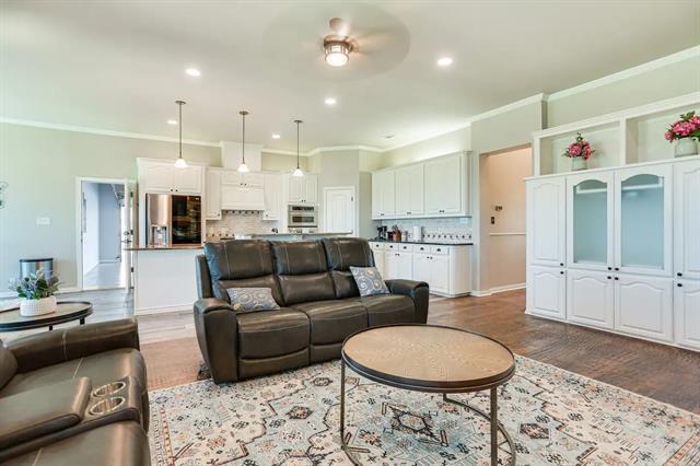 Building Photo - 2045 Weston Rd