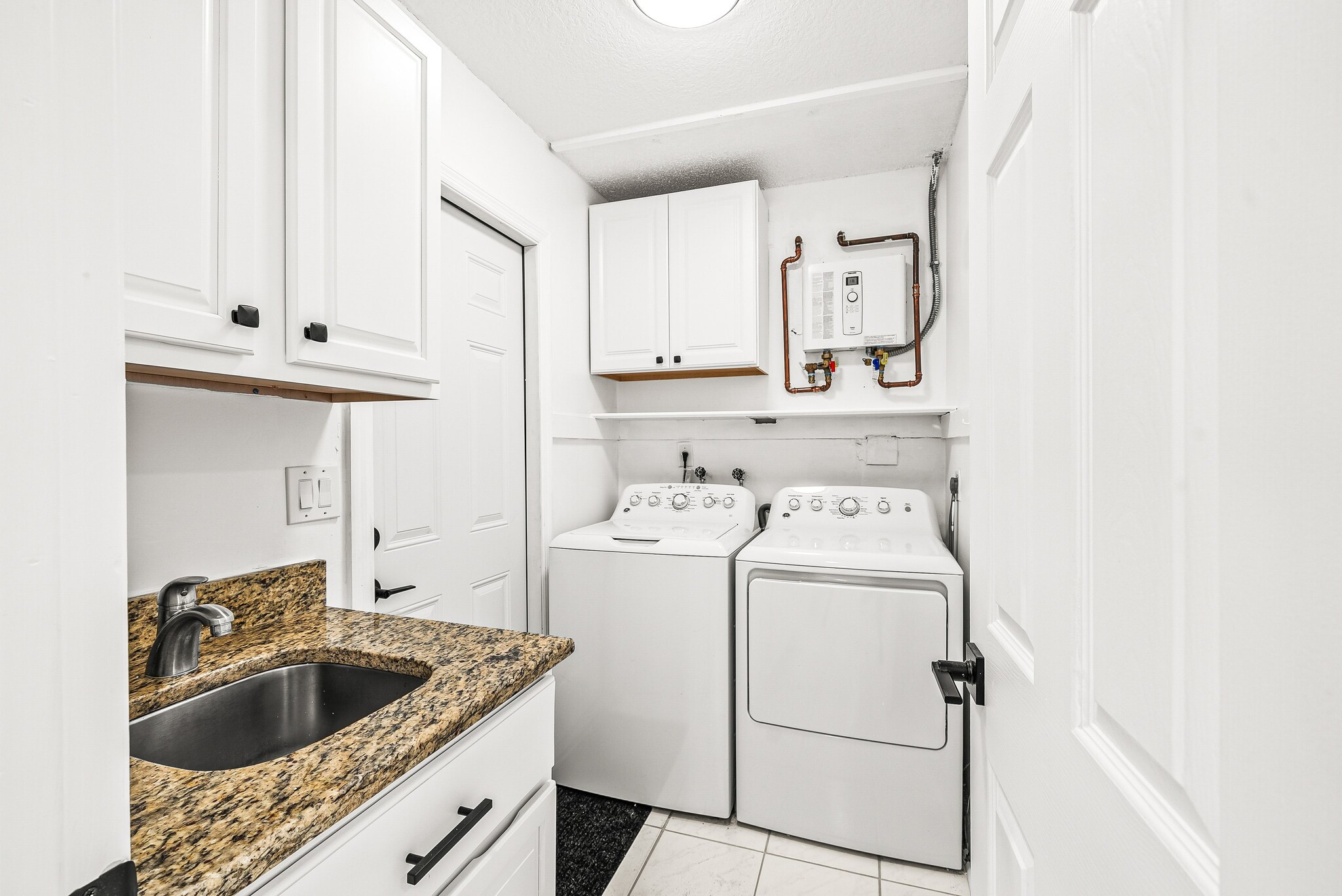 Laundry Room - 17 Fayette Dr