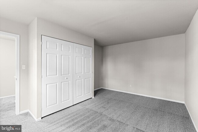 Building Photo - 314 Woodleaf Ct