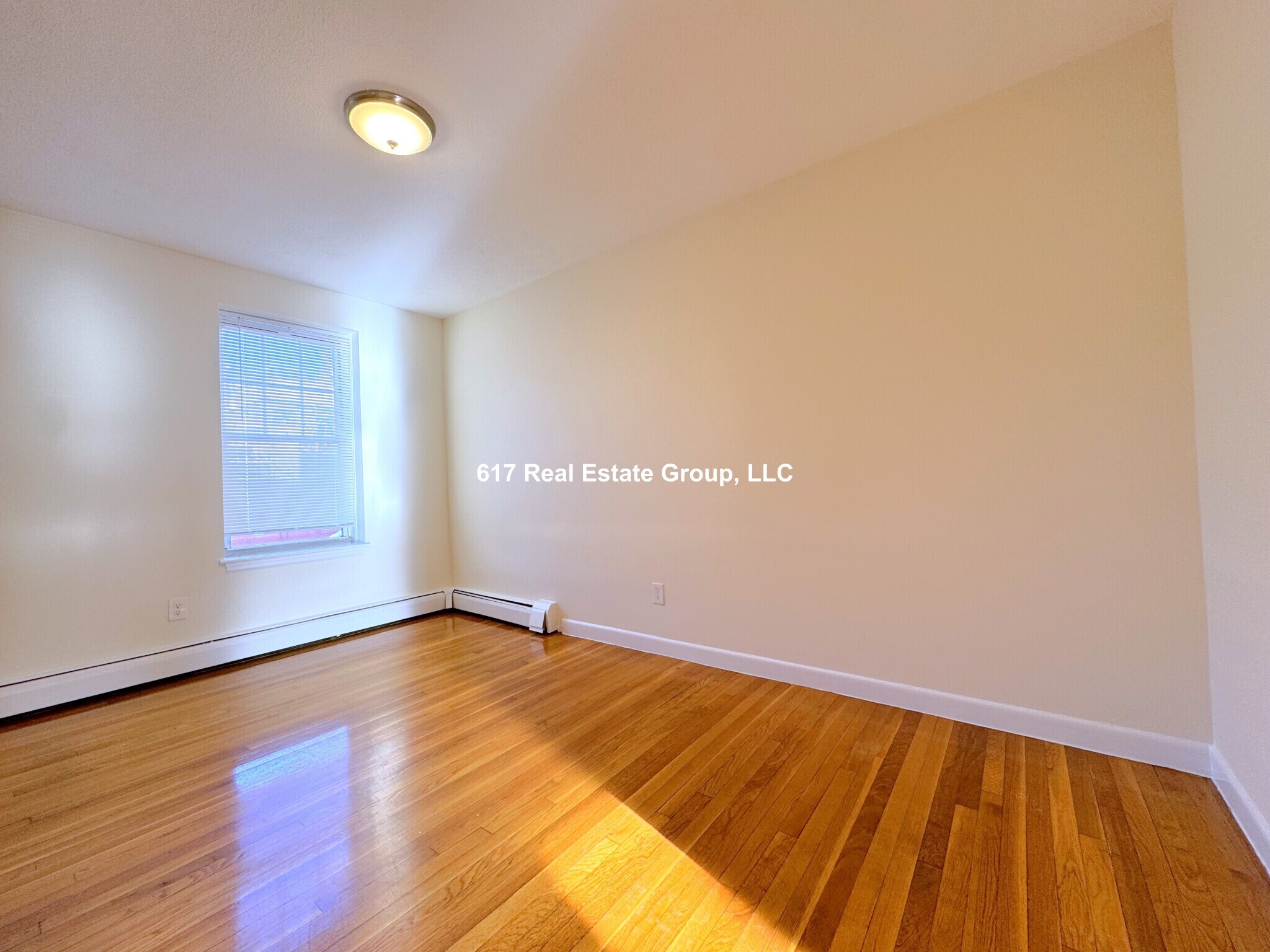 Building Photo - 172 N Beacon St