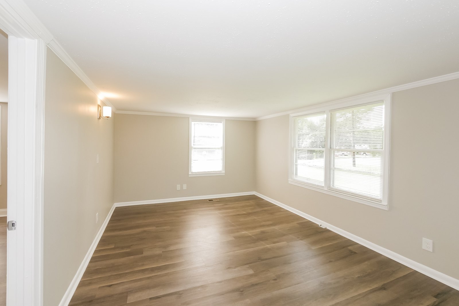 Building Photo - 1116 Lovely Ln