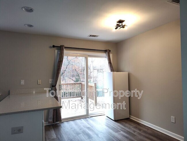 Building Photo - 7383 Sun Dance Dr