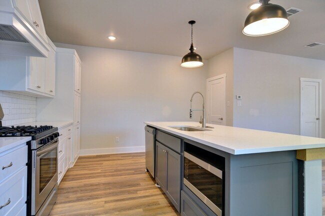 Building Photo - 2628 Forest Park Blvd