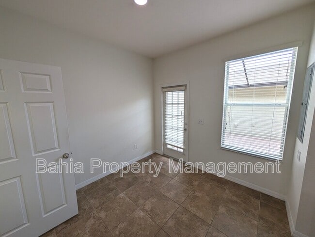 Building Photo - 14161 Stowbridge Ave