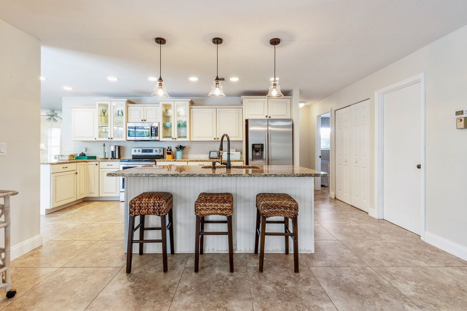 Building Photo - 427 Bellini Cir
