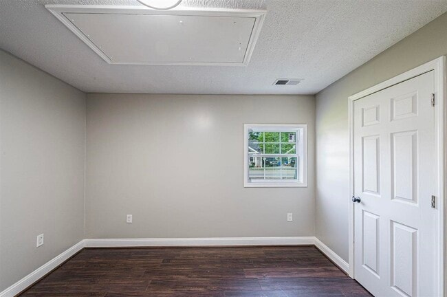 Building Photo - 204 Wilson Ave