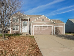 Building Photo - 1860 W Fredrickson Cir