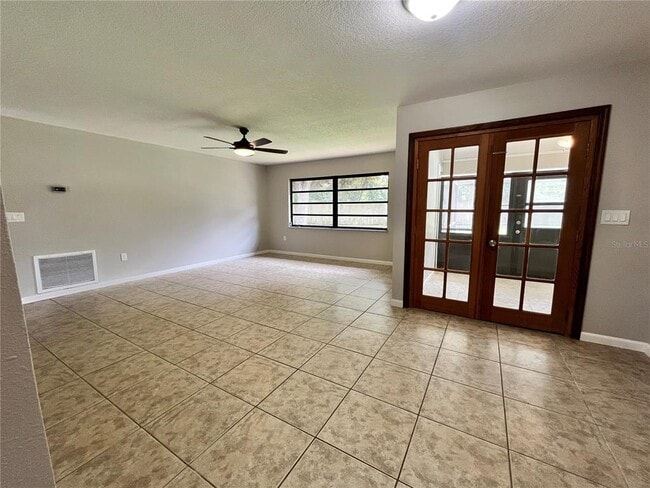 Building Photo - 600 S Parkview Ave