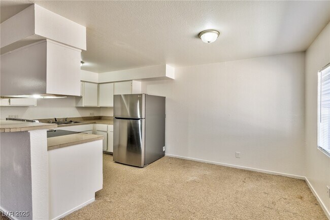 Building Photo - 1810 Bartoli Dr