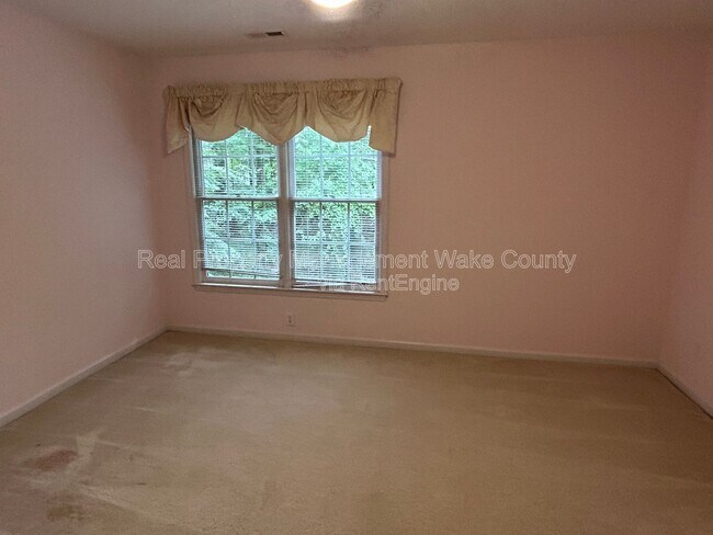 Building Photo - 106 Oak Spring Ct