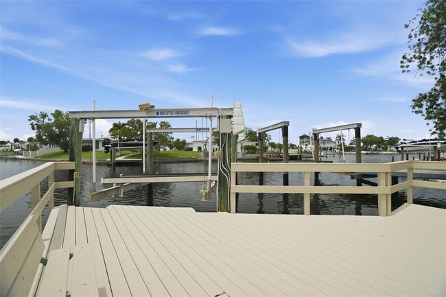 Building Photo - 4436 Floramar Terrace