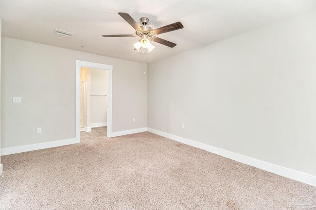 Building Photo - 1528 Farragut Way