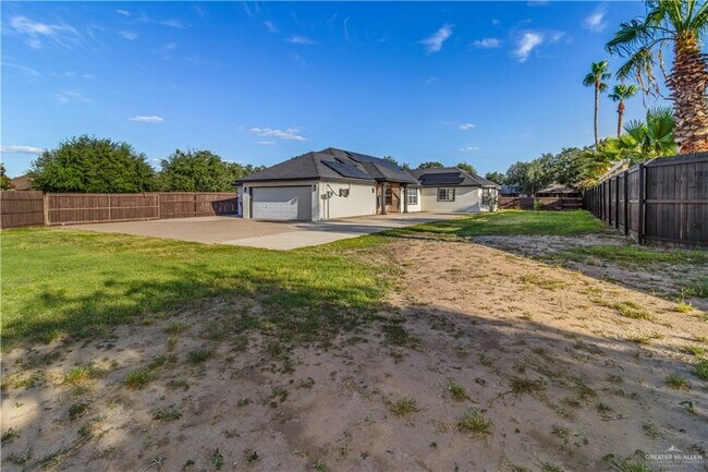 Building Photo - 2318 Flushing Meadows Dr