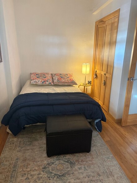 Building Photo - 1522 Edith Blvd NE