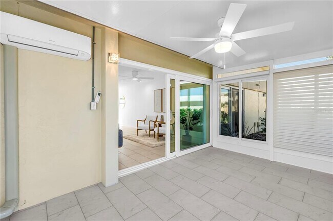 Building Photo - 111 Whispering Sands Cir