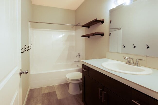 Building Photo - 4016 SE Winslow Ct