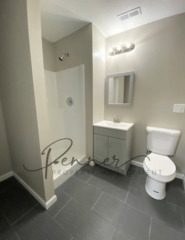 Building Photo - 11305 Lewis Ave