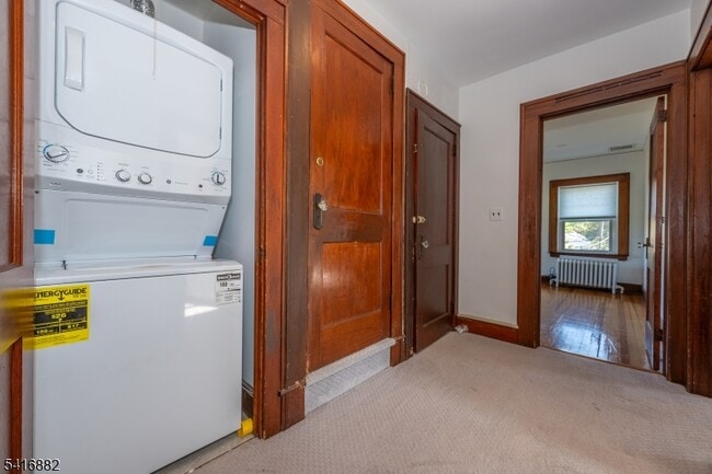 Building Photo - 176 Grove Ave