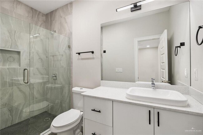 Building Photo - 9 Frio Ave