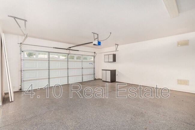 Building Photo - 4652 E Donato Dr