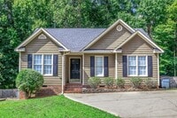 Building Photo - Charming 3 Bedroom Home