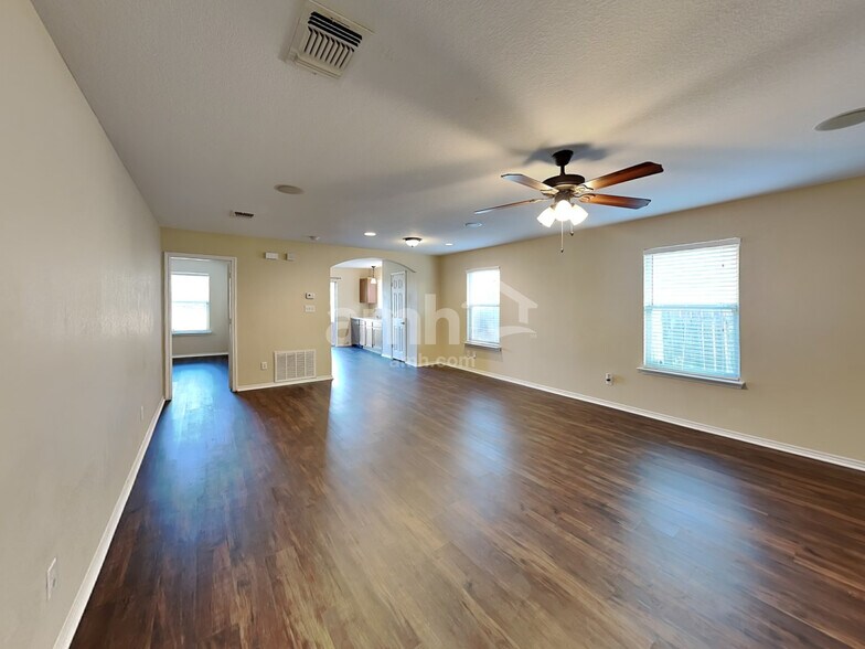 Building Photo - 2711 Candleridge Drive