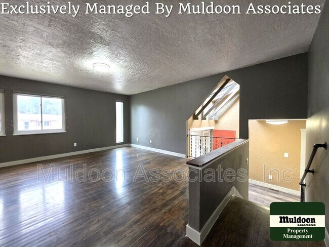 Building Photo - 1450 Luna Vista St
