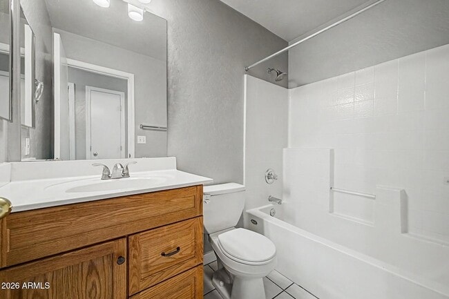 Building Photo - 905 E Potter Dr