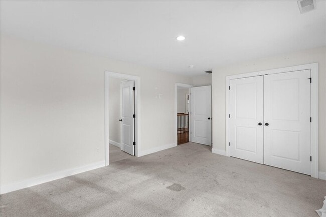 Building Photo - 8 Katie Dr