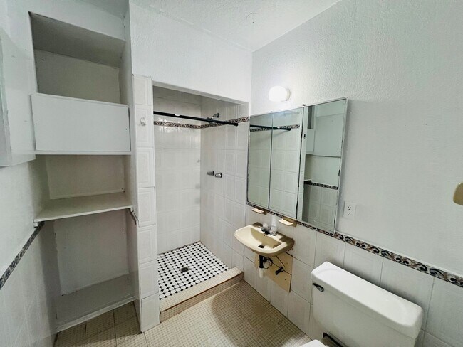 Building Photo - 129 Tassie Way