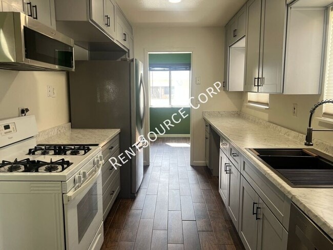 Building Photo - 45545 Fig Ave