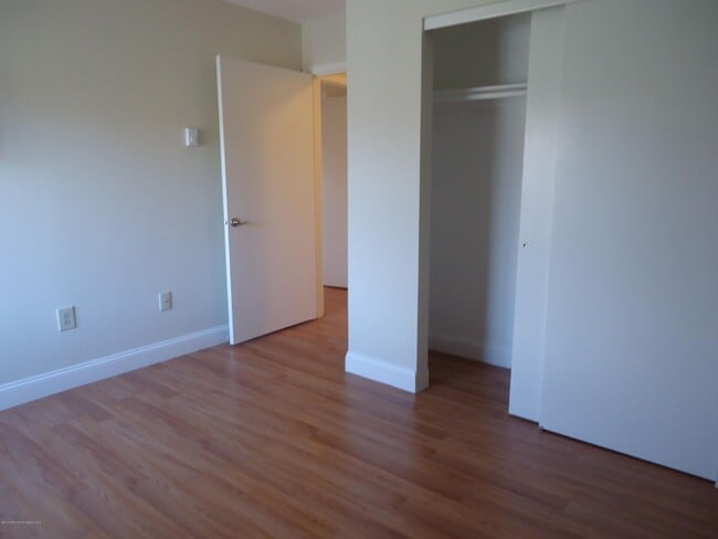 Building Photo - 142 Cross Slope Ct