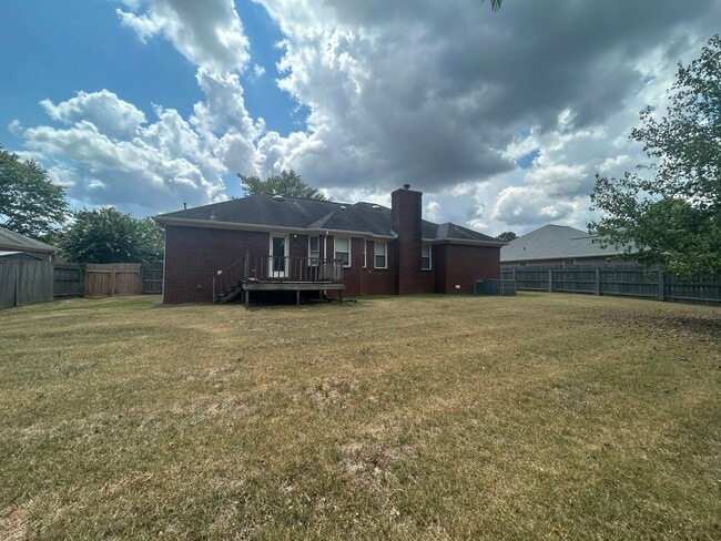 Building Photo - 114 Todd Dr