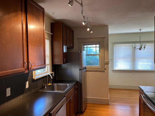 Building Photo - Updated Vintage Home