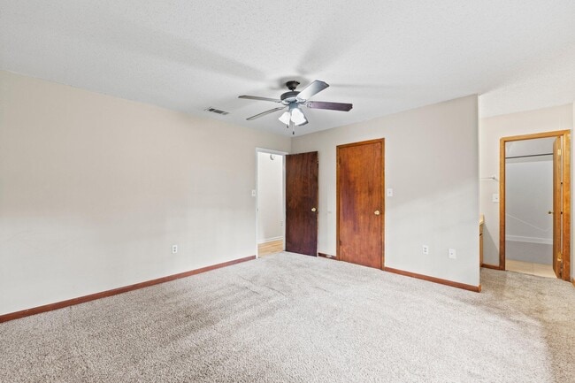 Building Photo - 403 Anchors St