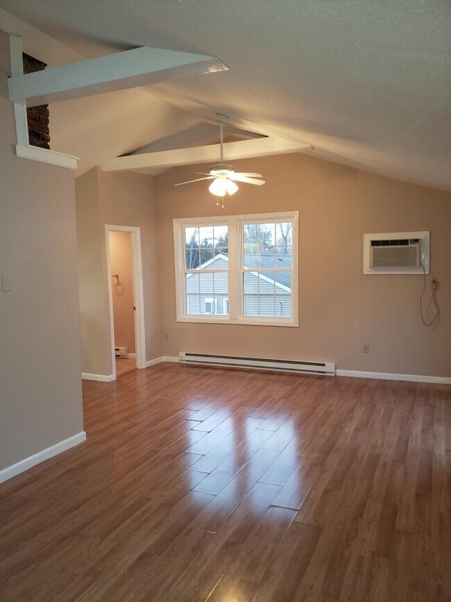 Building Photo - 506 Stafford Rd