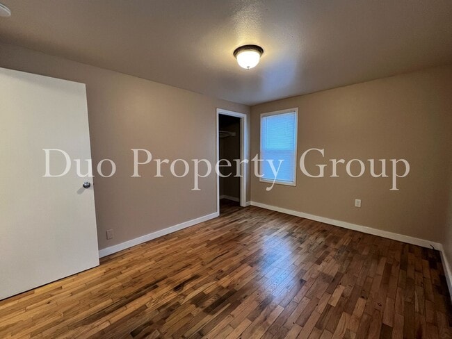 Building Photo - 13th &amp; Chambers