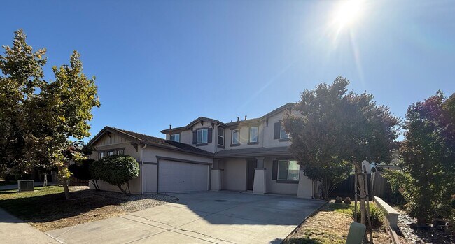Primary Photo - Looking for a Great Place to live?