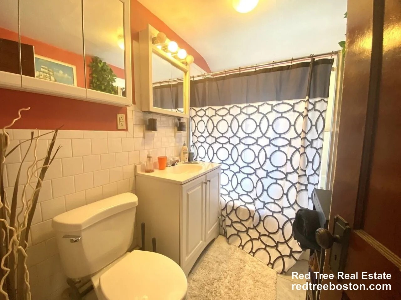 Building Photo - 92 Hobart St