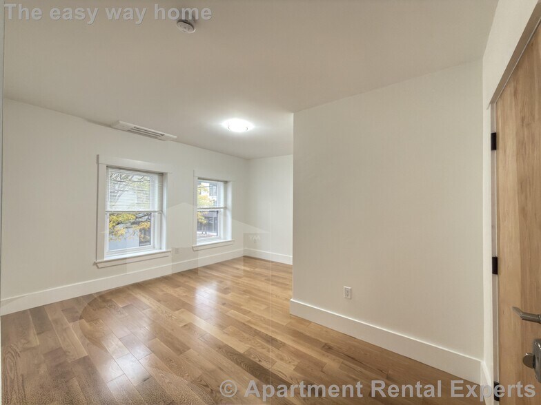 Building Photo - 406 Columbia St