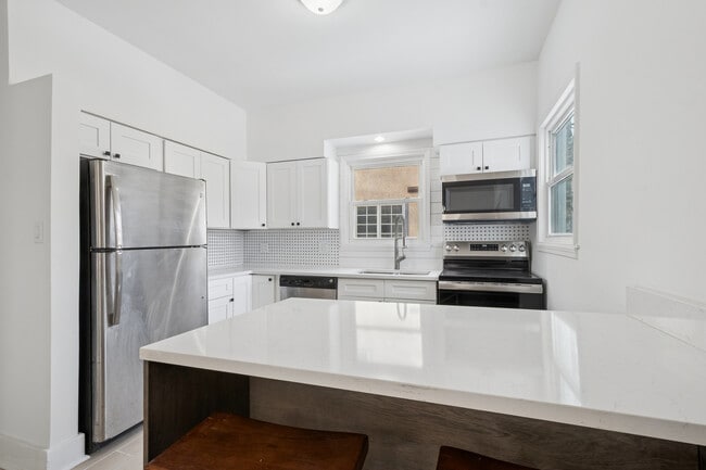 Building Photo - 2639 Prairie Ave