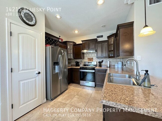 Building Photo - East El Paso 4 bed Refrig A/C Home