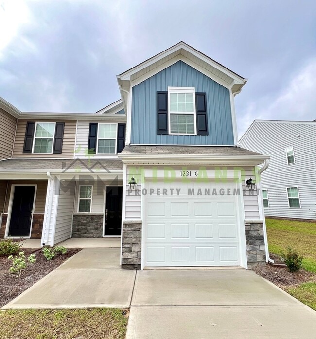 Building Photo - 1221C Champions Rest