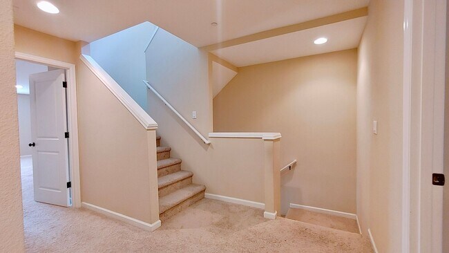 Building Photo - Beautiful Cedar Mills Home With An Easy Co...