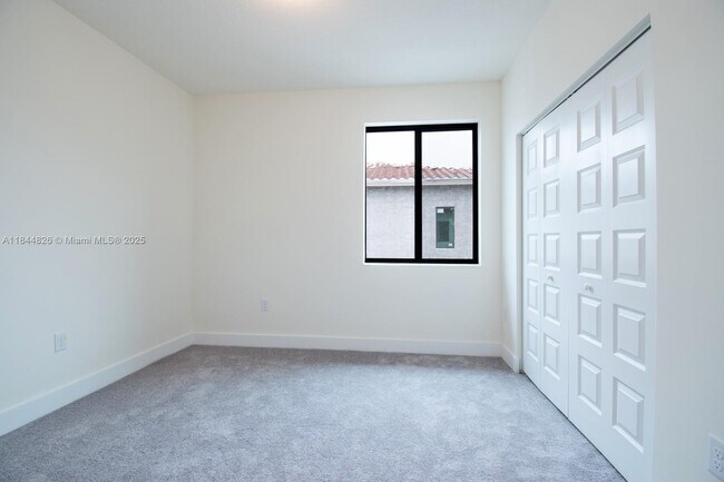 Building Photo - 4769 NW 83rd Pkwy