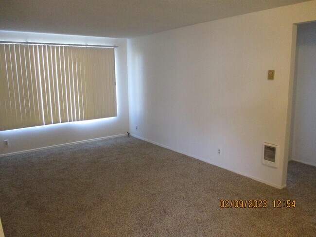 Building Photo - 1337 Laura St